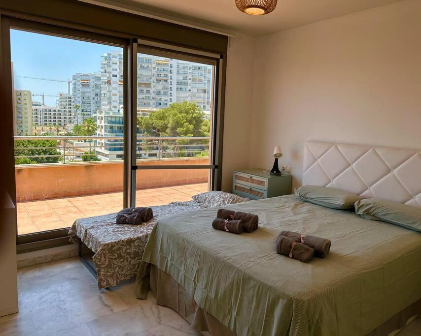 Atico Puerto Marina 2 Hab Con Piscina, 500M De La Plata Apartment Torremolinos Luaran gambar