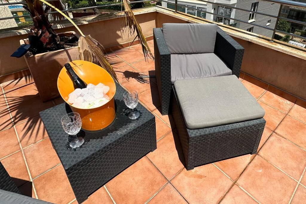 Atico Puerto Marina 2 Hab Con Piscina, 500M De La Plata Apartment Torremolinos Luaran gambar