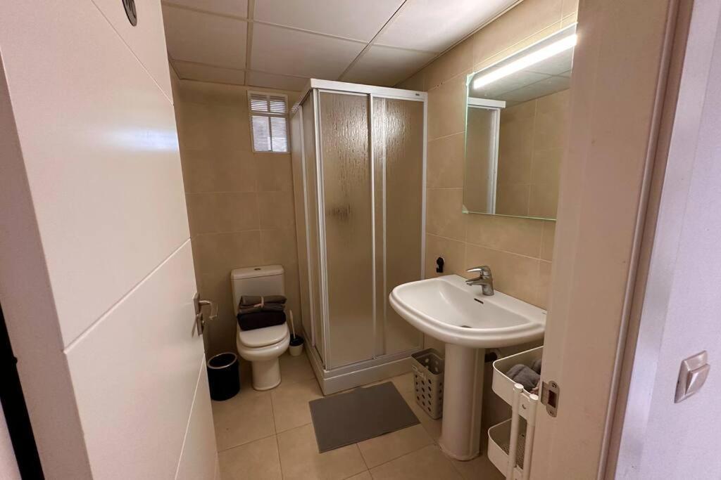 Atico Puerto Marina 2 Hab Con Piscina, 500M De La Plata Apartment Torremolinos Luaran gambar