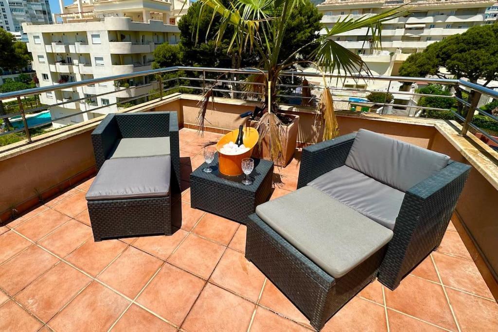 Atico Puerto Marina 2 Hab Con Piscina, 500M De La Plata Apartment Torremolinos Luaran gambar